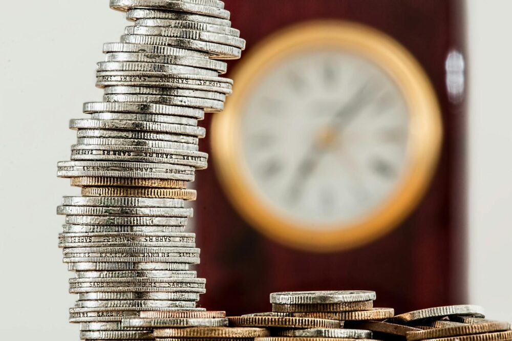 selective focus photo of stacked coins Waar let je op bij het kiezen van een zakelijke financiering?